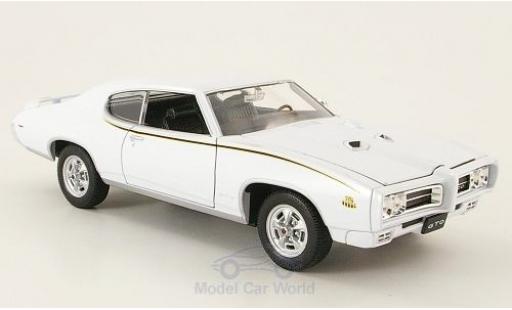 Modellautos Pontiac GTO 1/24 Welly weiss 1969 The Judge ohne Vitrine Pontiac GTO 1/24 Welly weiss 1969 The Judge ohne Vitrine modellautos