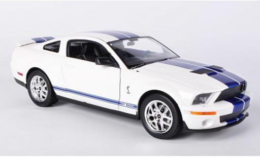 Modellautos Shelby Cobra 1/24 Welly GT500 weiss/blau 2007 sans Vitrine Shelby Cobra 1/24 Welly GT500 weiss/blau 2007 sans Vitrine modellautos