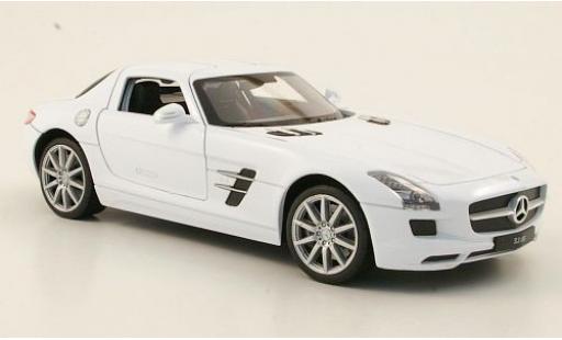 Mercedes SLS 1/24 Welly AMG (C197) blanche modellautos