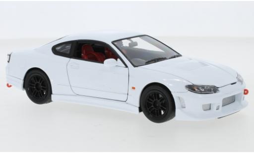 Modellautos Nissan Silvia 1/24 Welly (S15) tuning blanche RHD Nissan Silvia 1/24 Welly (S15) tuning blanche RHD modellautos