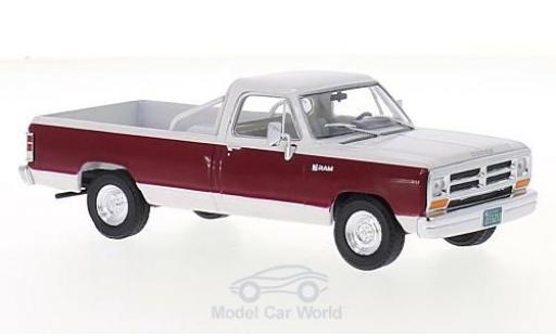 Modellautos Dodge RAM 1/43 WhiteBox Ram weiss/rot 1987 Dodge RAM 1/43 WhiteBox Ram weiss/rot 1987 modellautos